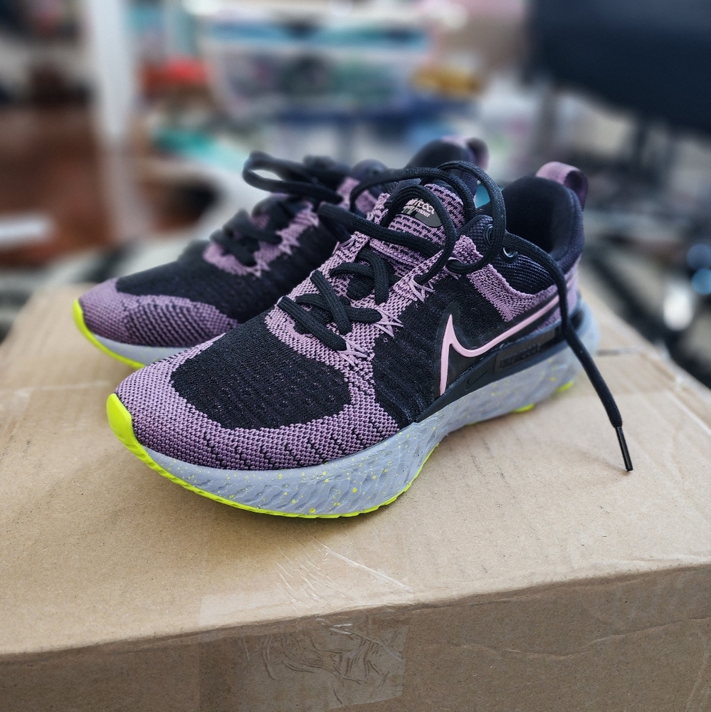 Nike React Infinity Run Flyknit 2 Running Shoes (Women's size 5.5)